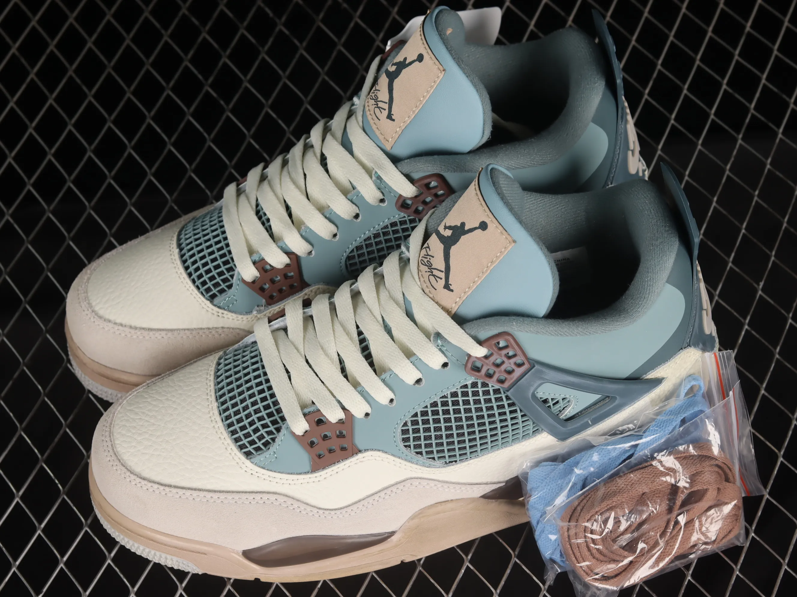 All categories Air Jordan Jordan series basketball shoes Air Jordan 4 KNCW x Air Jordan AJ4 Retro "Red Thunder" AJ4 Joe 4 customized basketball shoes